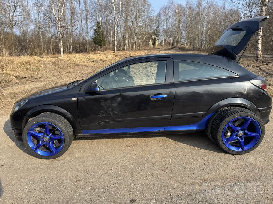 Pārdodu Opel Astra H Gtc. Dzinējs un ātrumkārba strādā labi. Auto ar satiksm