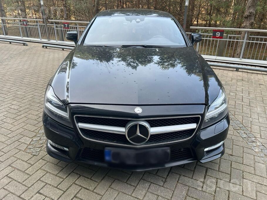 Automašīna ar dzinēja defektu. Lūgums zvanīt tikai uz otro numuru, uz pirmo