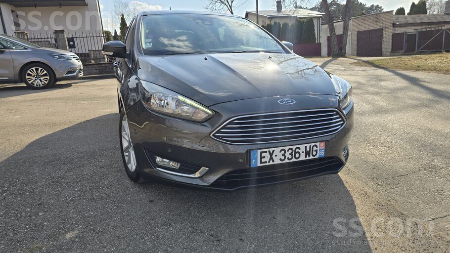 Ford Pārdodu ekonomisko mašīnu Ford Focus , tika veikta