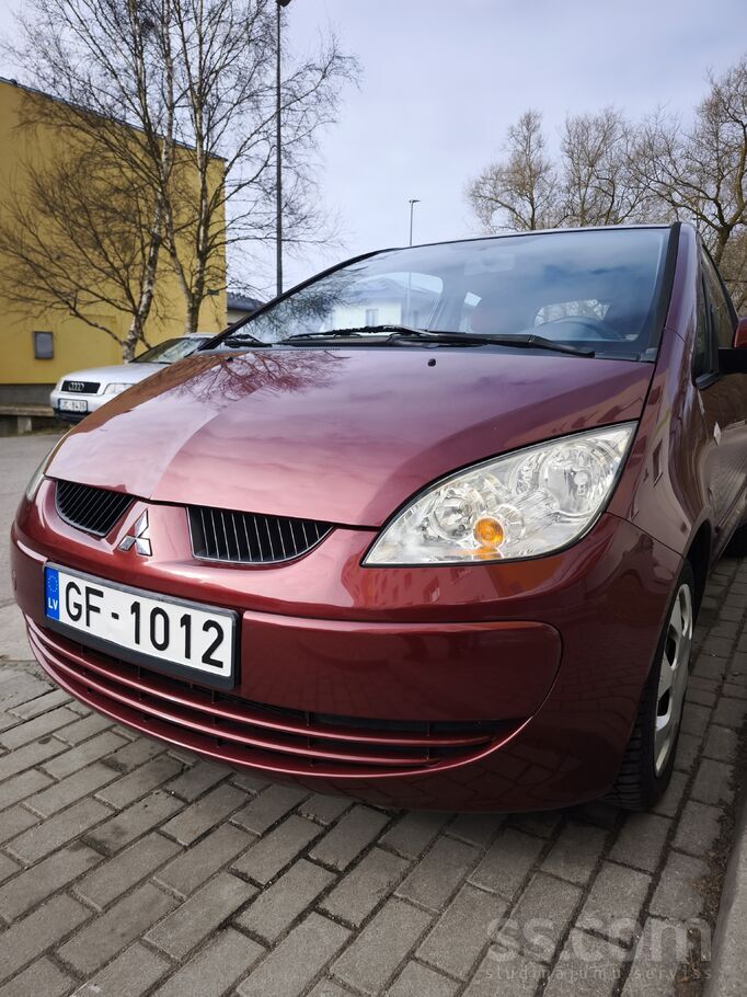 Pärdodu lielisku pilsētas mazauto. Robotizēta 6-pakāpju ātrumkārba, jaunas v