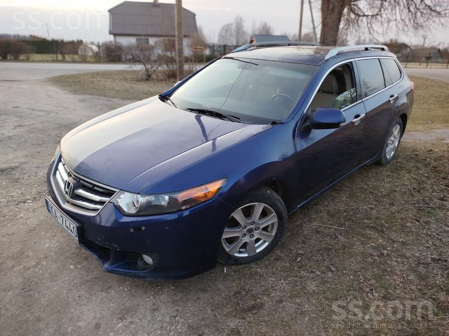 Honda Accord 8 2.2D Exectutive viena no viss pilnākajām komplektācijām ar Pr