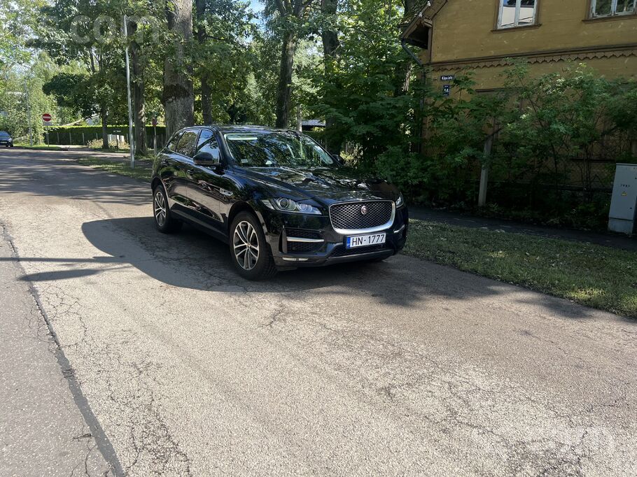 Jaguar F-Pace