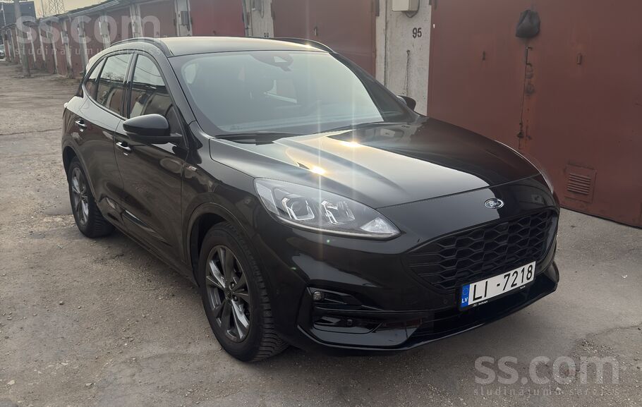 Ipašnieks pārdot Ford Kuga St-Line.
Auto bijja pīrkta Inchcape Ford Latvij