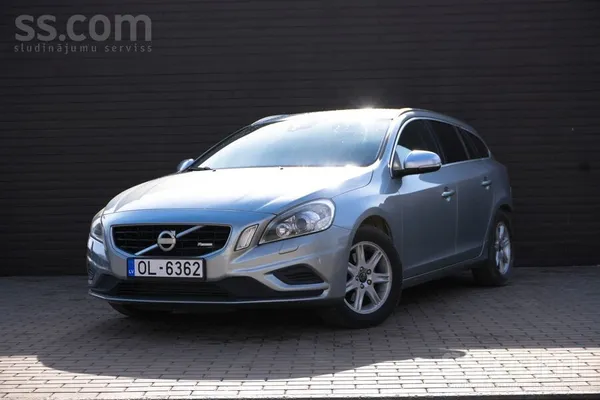 Volvo Volvo V60 2013. gada 2.0 dīzelis ar manuālo transm