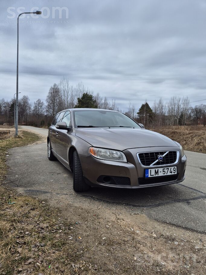 2.4 D5 136kw Labā tehniskā kārtibā, tikai vizuāli dažādi sīkumi.