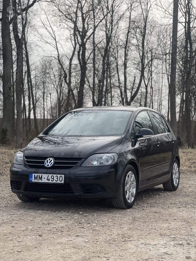 VW Golf Plus
1.6Fsi Benzīna 85kw dzinējs.
Manuāla 5 ātrumu kārba.
Tehn