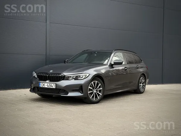 BMW BMW 330e Touring Plug-in Hybrid, 215 kW / 292 Zs. 
