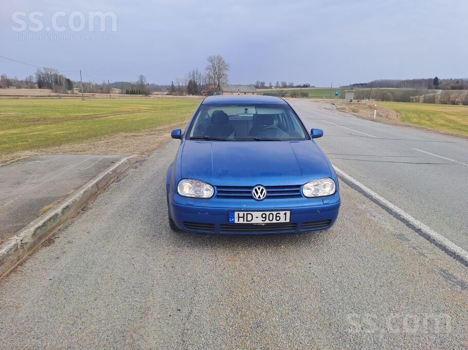 Volkswagen Pārdodu Golfiņu ar pilnigi svaigu apskati. 