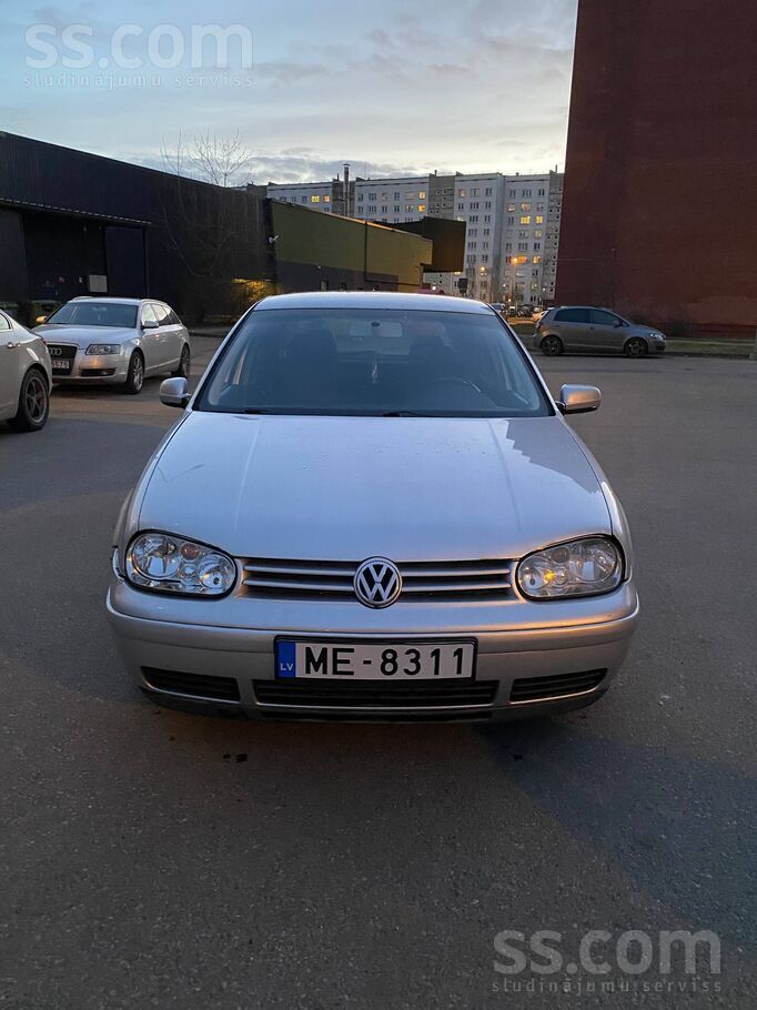 Volkswagen Продаю свой Volkswagen Golf 2002 года. 