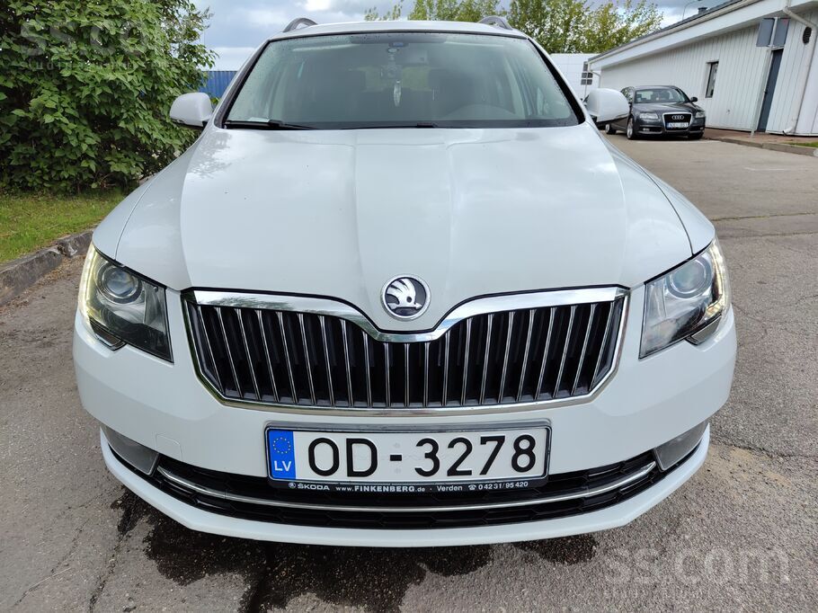 Skoda Automašīna ir ļoti labā stāvoklī, nesen iztīrīts D