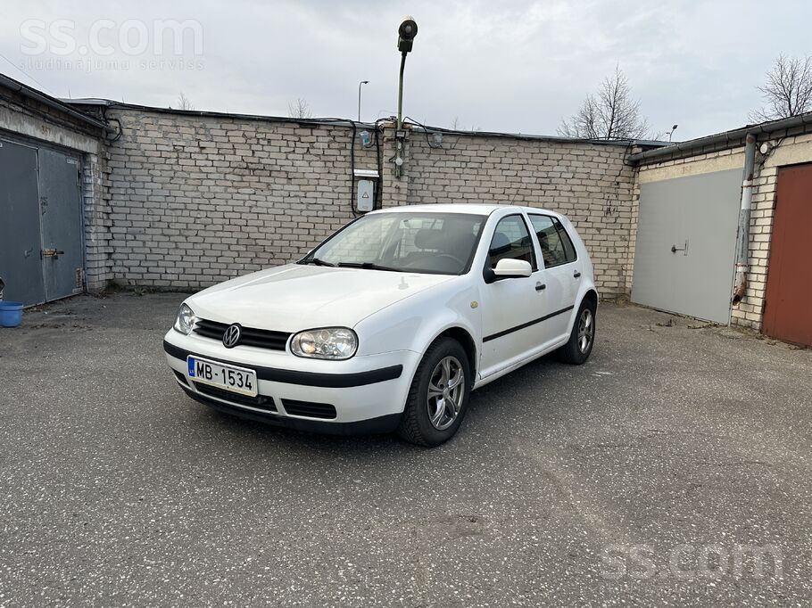 Volkswagen Pārdodu ekonomisku golfu. 81kw. 5 pakāpju manuāla 