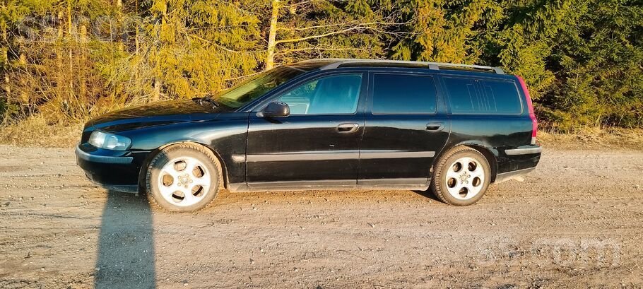 Volvo Pārdodu auto. Ir melnā apskate uz mēnesi- līdz 27