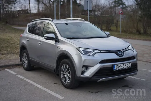 Toyota Luxury komplektācija, pilnpiedziņa. 2.5 hibrīds (1