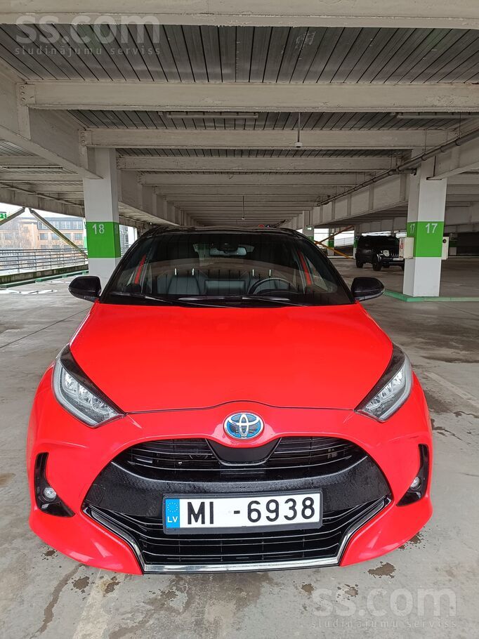 Tu esi dinamiska. Tu esi pamanāma. Un šī Toyota Yaris ir domāta Tev.
Tie