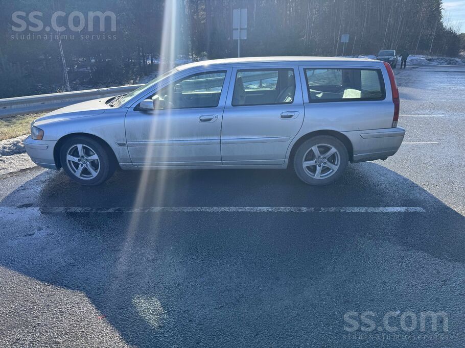 Volvo Pārdošanā V70, braukšanas kārtībā, ir vizuāli defe
