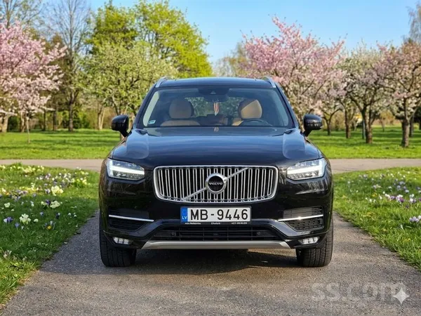 Volvo Pārdodu 7. vietīgu auto ar superīgu audio sistēmu