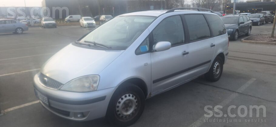 Продаётся хороший 7 местный , семейный автомобиль, с надёжным
и экономичным