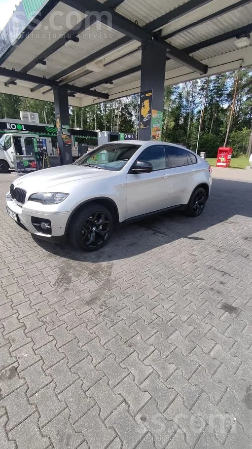 BMW BMW X6 225 kW. 8-ми ступенчатый автомат, алькантар