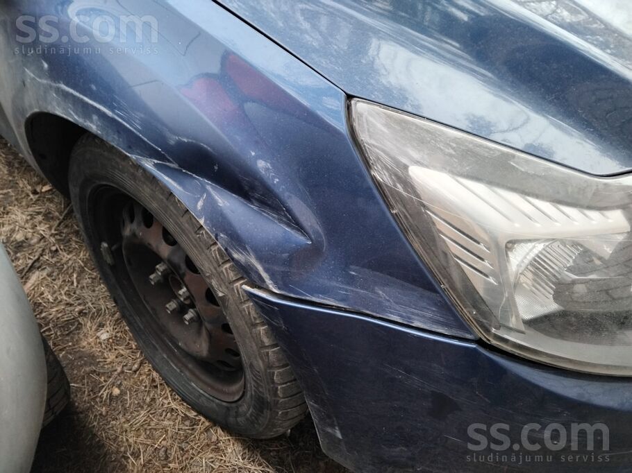 Ford Продаю Фокус. Машина на ходу. Без То. Требуется пр