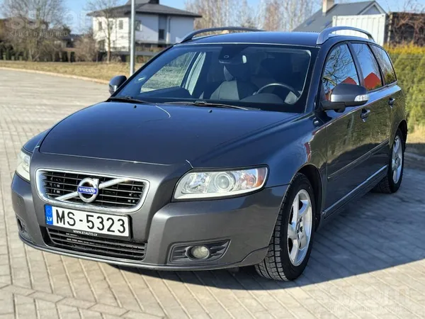 Volvo Lielisks, kopts auto. Tikko izieta tehniskā apskat