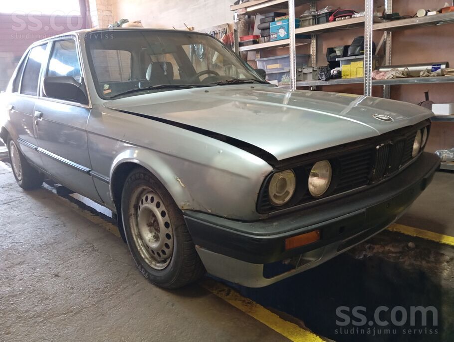 BMW BMW 318i E30 petrol, automatic. Originals auto. Ne