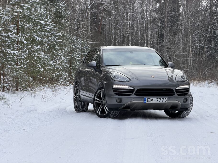 6 лет в одних руках. 
Почти максимальная комплектация. 
Контроль слепых зо