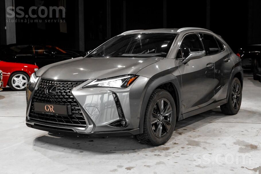 Pārdod Lexus UX 200 2.0 benzīns ar automātisko ātrumkārbu un 173 Zs jaudu. U