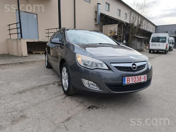 Opel Benzīns- No Nīderlandes Opel Astra Sport Tourer1.4