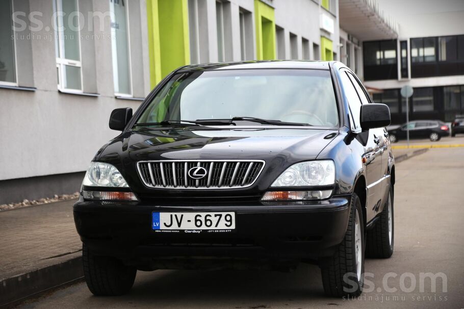 3.0 Benzīns un gāze, 4x4, lūka, ādas sēdekļi, klimatkontrole, koka multistūr