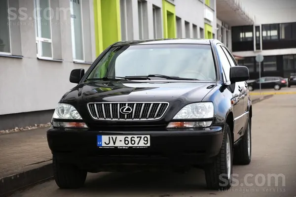 3.0 Benzīns un gāze, 4x4, lūka, ādas sēdekļi, klimatkontrole, koka multistūr