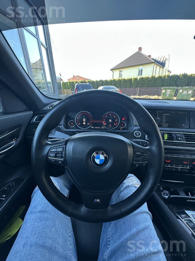 BMW Perfekta tehniskã un vizuala stāvoklĩ. BMW 740d Xd