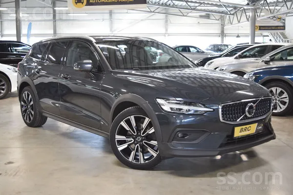 Volvo Volvo V60 Cross Country. 2020. gada. 2.0l dīzelis,