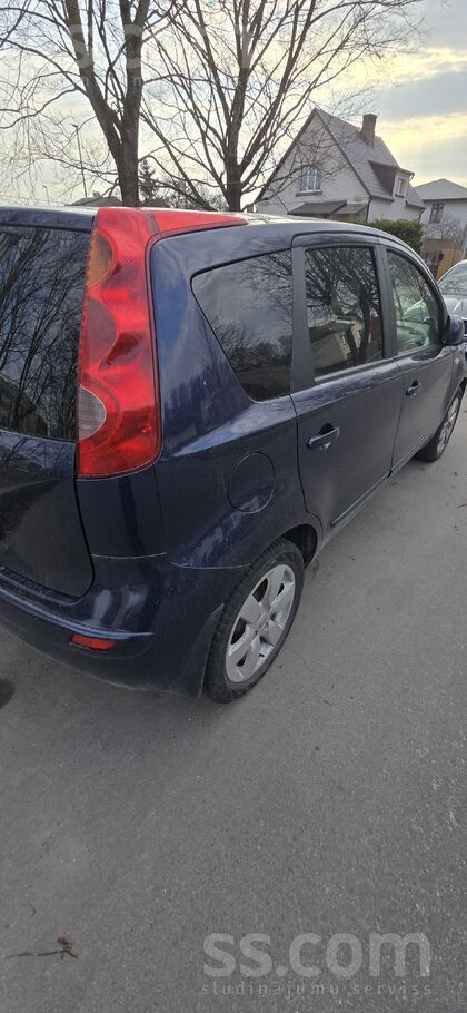 Nissan Note 1.4 бензин, механика
Продаётся надёжный и экономичный Nissan No