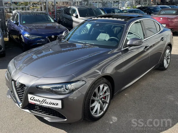 Alfa Romeo Giulia 2.0 Turbo 200Hp, "Super" aprīkojuma līmenis, stikla jumts,