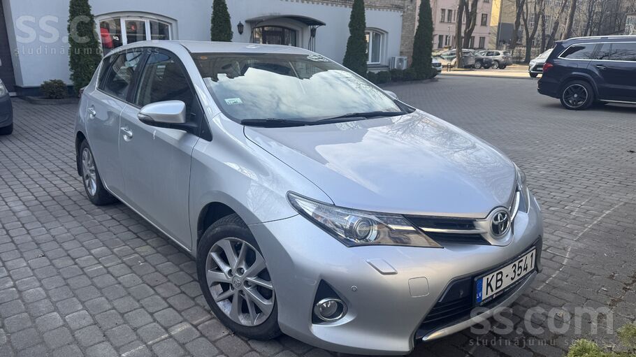 Первая регистрация в 2015 году, бензиновый двигатель 1.6 л с механической ко