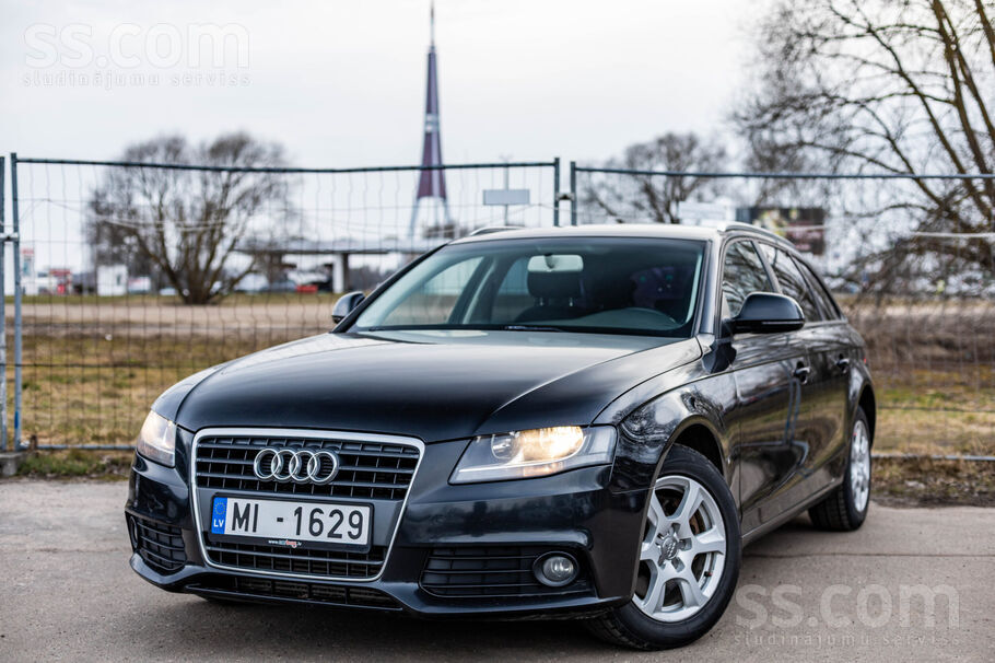 Audi Audi A4 Avant ar 2.0 Tdi dīzeļdzinēju un manuālo ā
