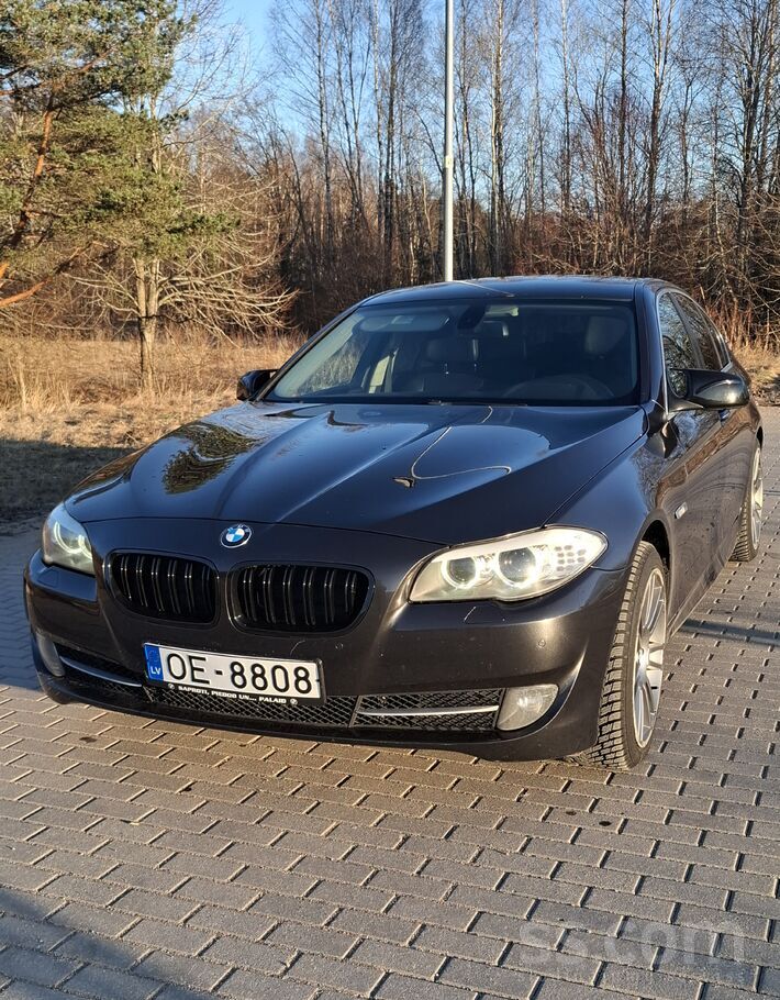 BMW Pārdodu f10 530d 2010.gada, melns ādas salons, daļ