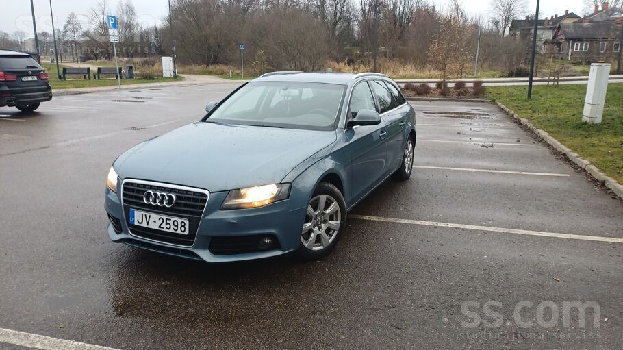 Audi Pārdod audi A4 b8. 88kw motors, bet ir čipots. Aut