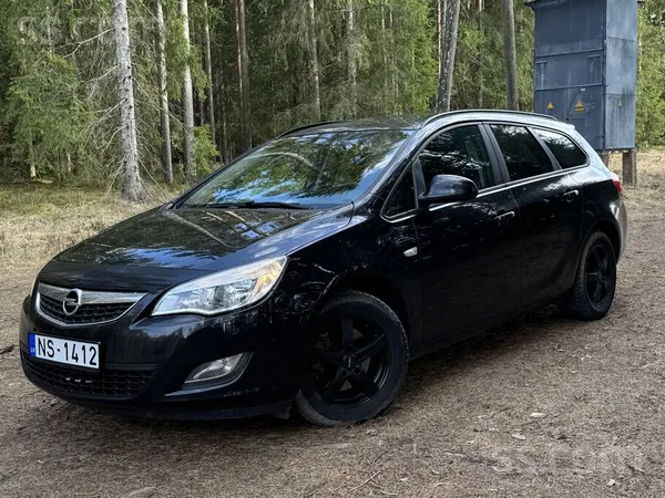 Tirgojam Opel Astra Sports Tourer. Automašīna labā stāvoklī, vienmēr uzpasēt