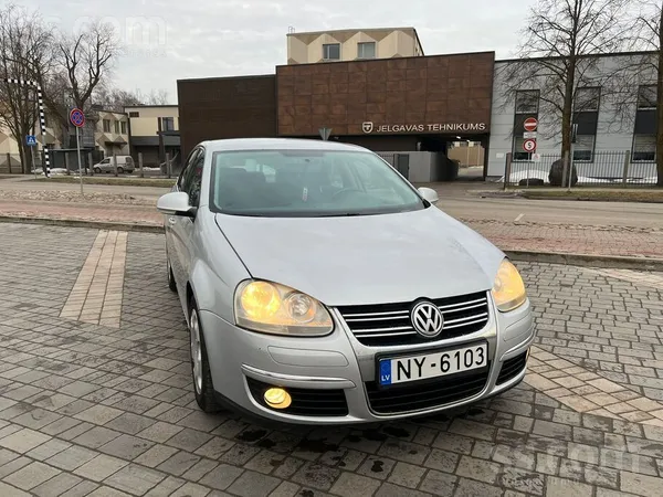 Volkswagen Pārdod Volkswagen Jetta 2006.g. , 1.6 benzīns.