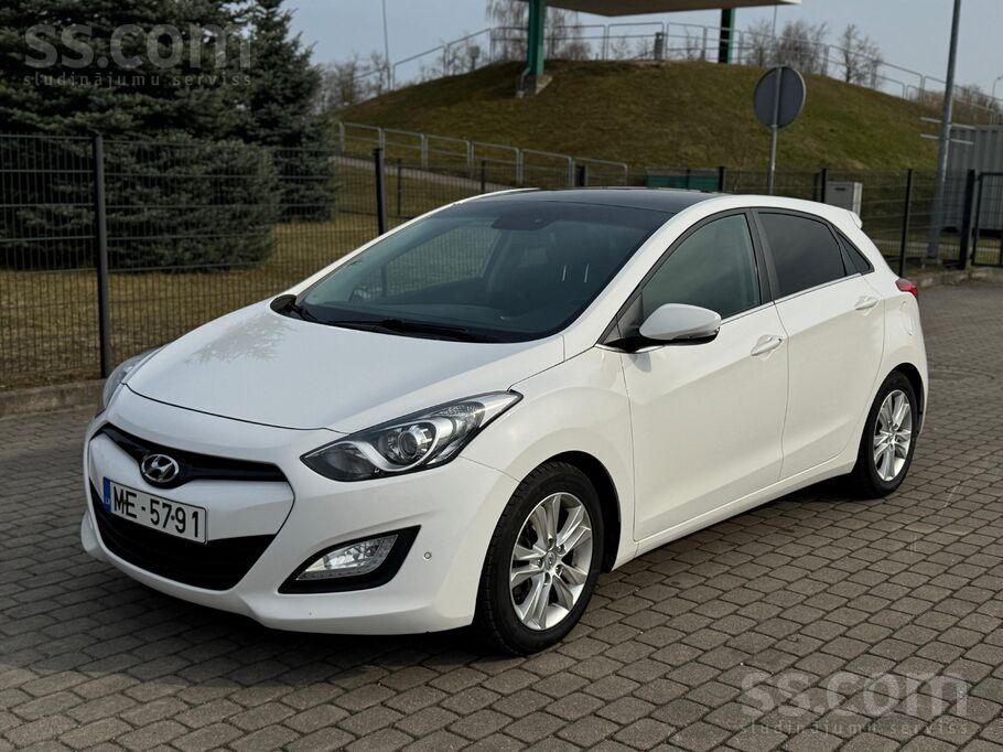 Hyundai Pārdodu ļoti uzticamu un ekanomisku auto. Aizmugur