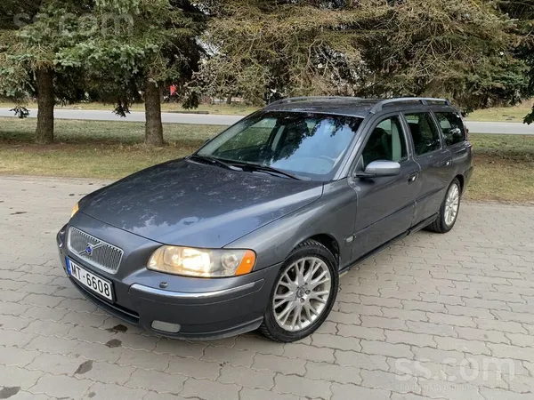 Volvo Pārdodu Volvo V70 2.4D automātu.