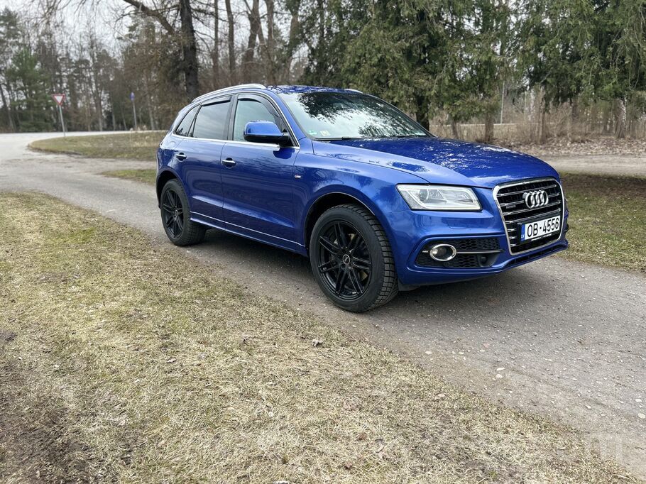 Audi Auto ir ļoti labā stavoklī. Ar ļoti bagato komplek
