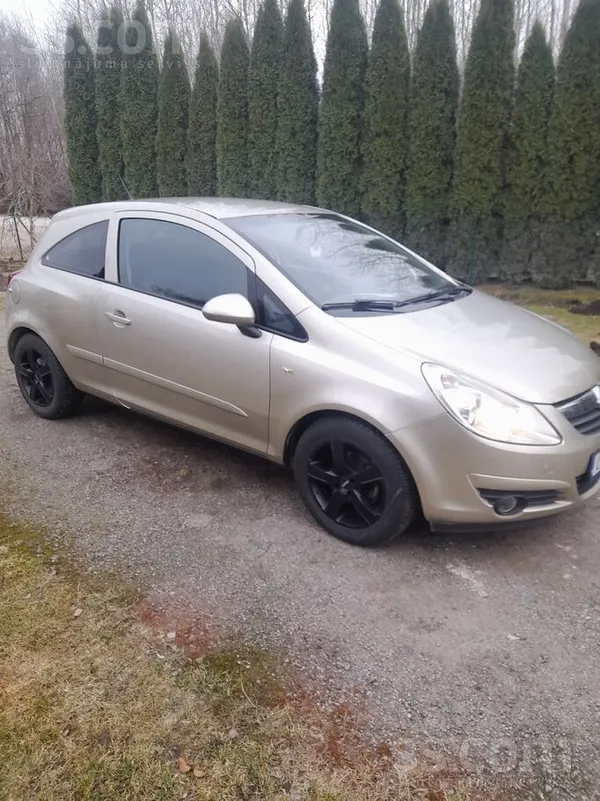 Opel Pārdod labā stāvoklī mazu ekonomisku Opelīti