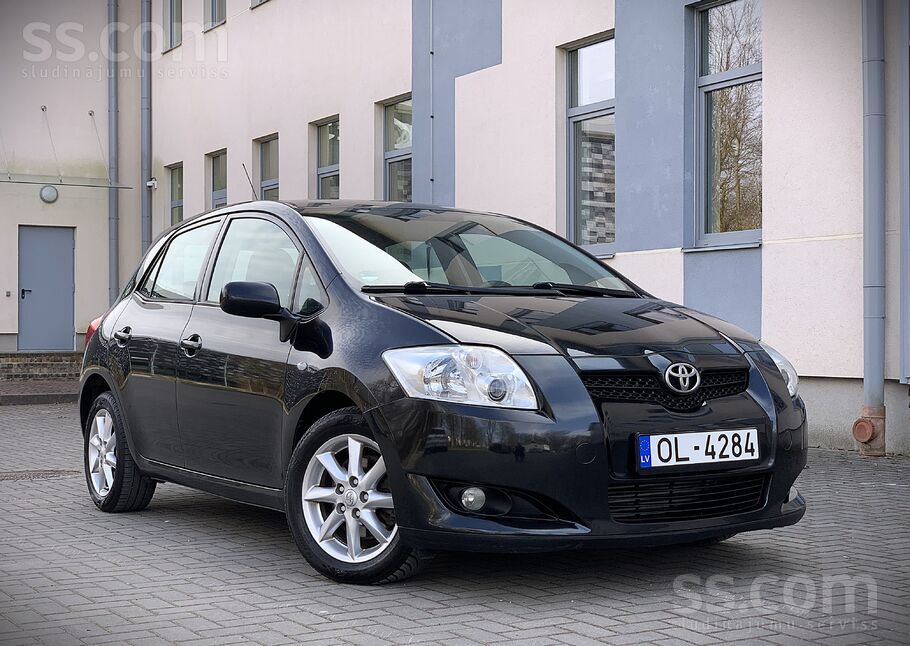 Toyota Tikko no Vācijas Toyota Auris. 2.0 d4 dīzelis 93kw