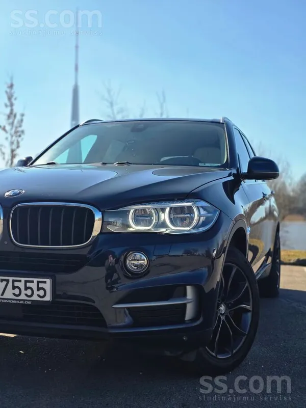BMW Pārdodu bagāta kompliktācija BMW X5 F15 3.0l dīzel