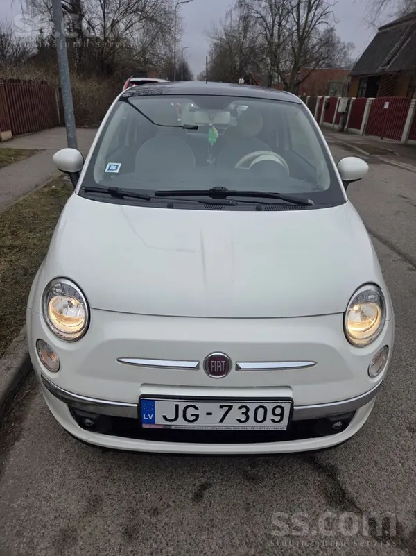 Fiat Итальянская небольшая машина хорошо бегает много р