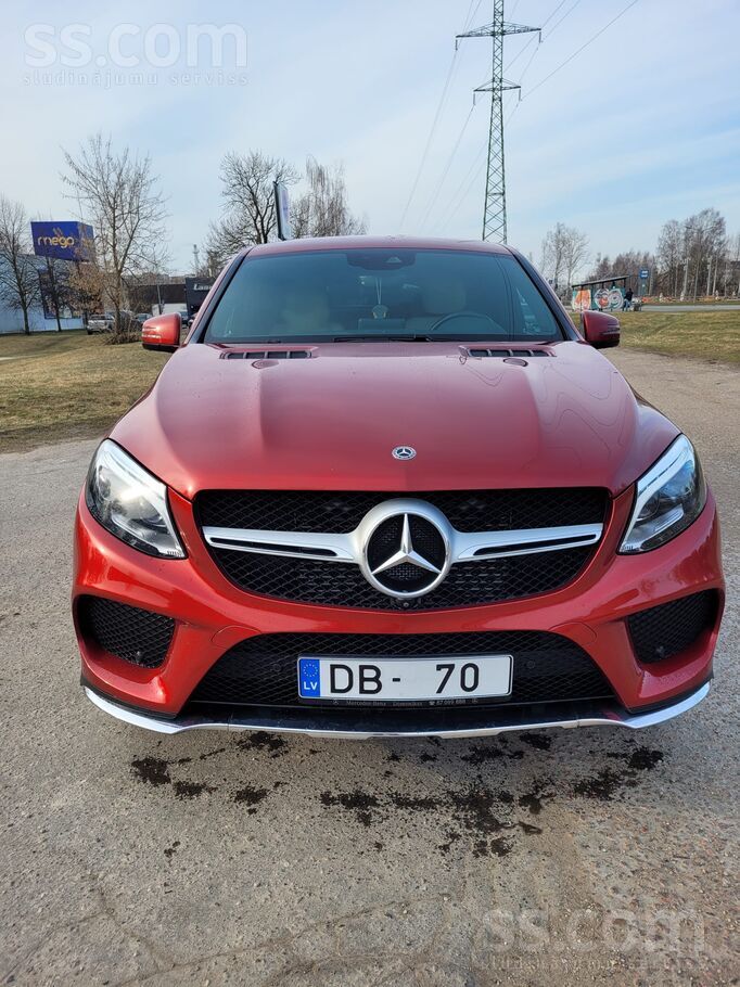 Pārdošanā tiek piedāvāts labs un drošs auto Mercedes-Benz Gle 350 D 4Matic a