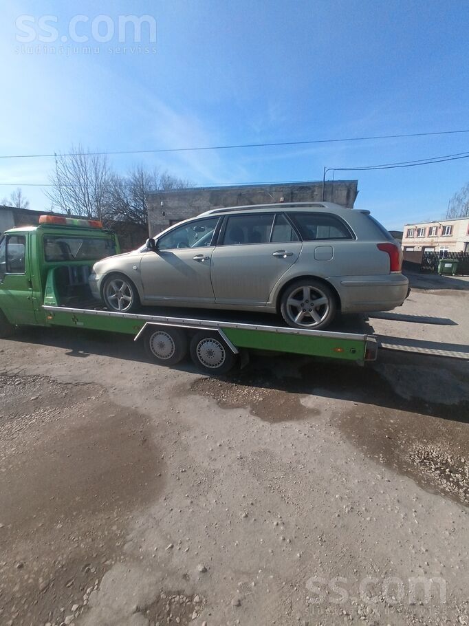Toyota Tirgoju ar motora defektu.