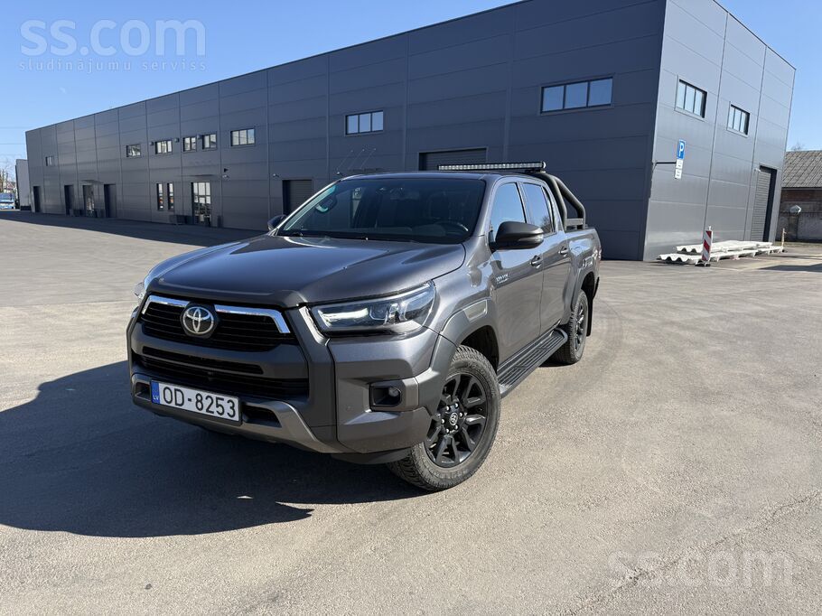 Toyota Pārdod vienu no vislabāk aprīkotajiem Hilux Latvij